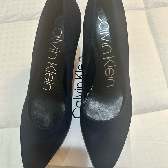 Calvin Klein Callia Navy Suede High Heeled Shoes Size 7M NIB - Picture 1 of 6